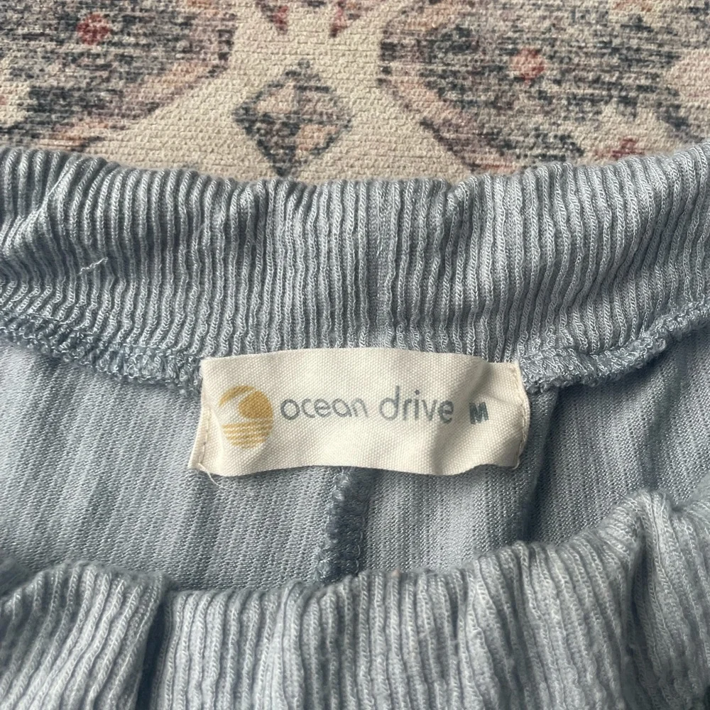 Ocean Drive- Ribbed Knit Ruffle Hem Short - Picture 6 of 7